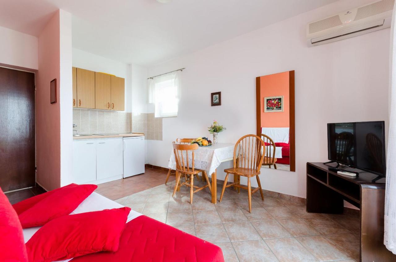 Apartments Sime Lopar Cameră foto